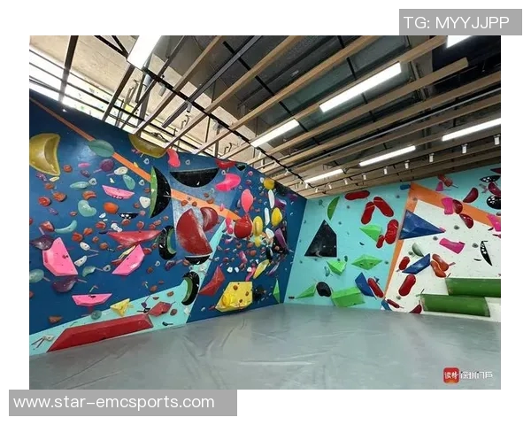 实时新闻深圳攀岩队技术探讨与训练心得分享攀岩运动的未来发展展望